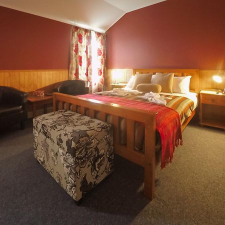 Stony River Hotel Okato ภายนอก รูปภาพ