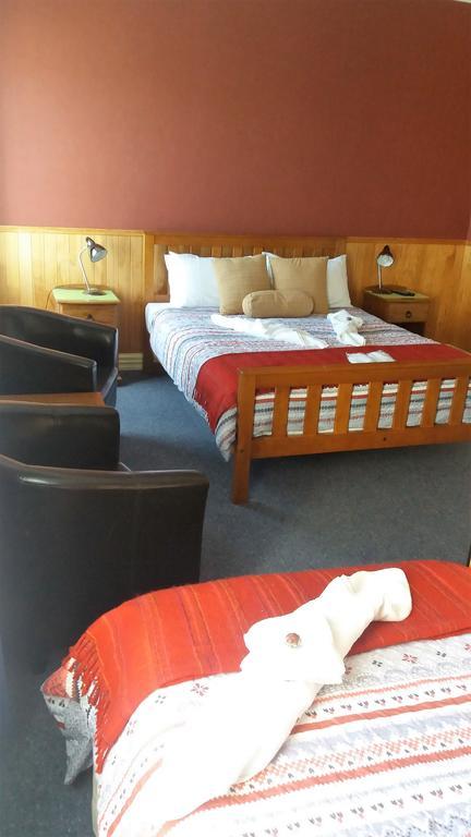 Stony River Hotel Okato ภายนอก รูปภาพ