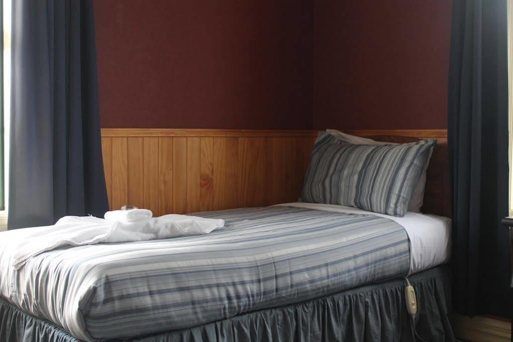 Stony River Hotel Okato ภายนอก รูปภาพ