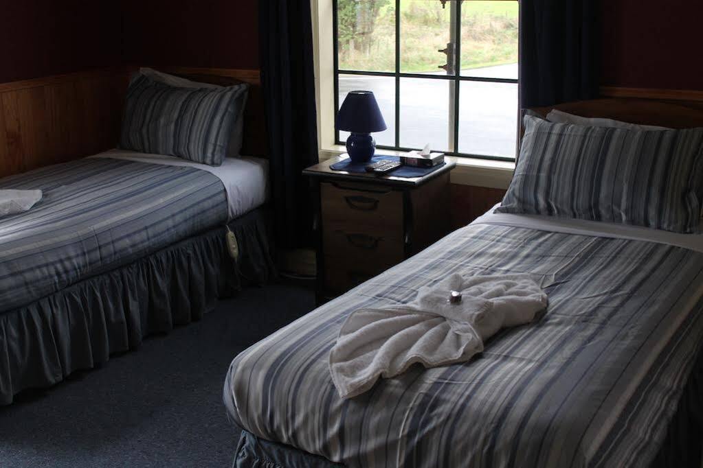 Stony River Hotel Okato ภายนอก รูปภาพ